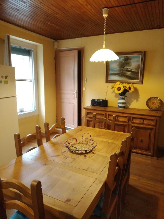Maison Familiale Centenaire De Vigneron Montescot Exteriör bild